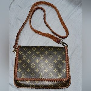 Revamped VBB Barcelona Fringeless Louis Vuitton Purse